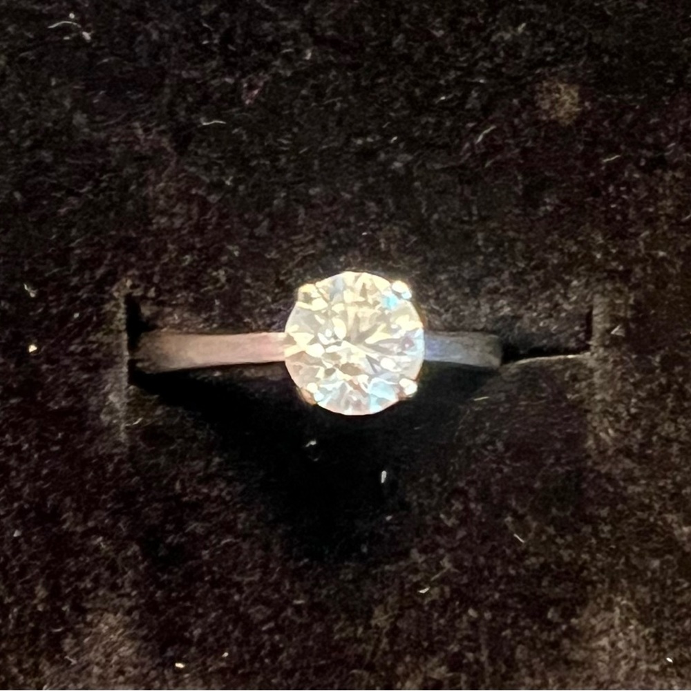 Diamond Ring - Picture 4 of 9